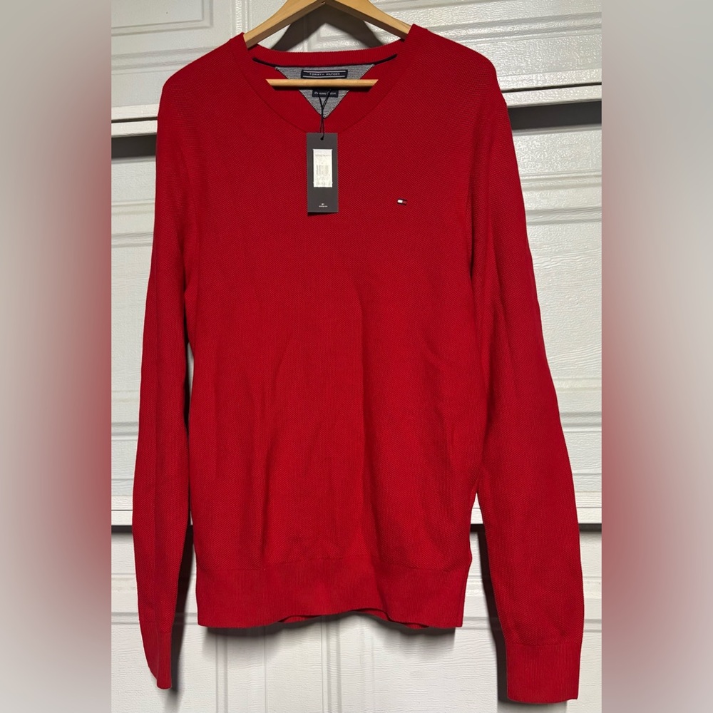 Tommy Hilfiger Men's V-Neck Red Sweater